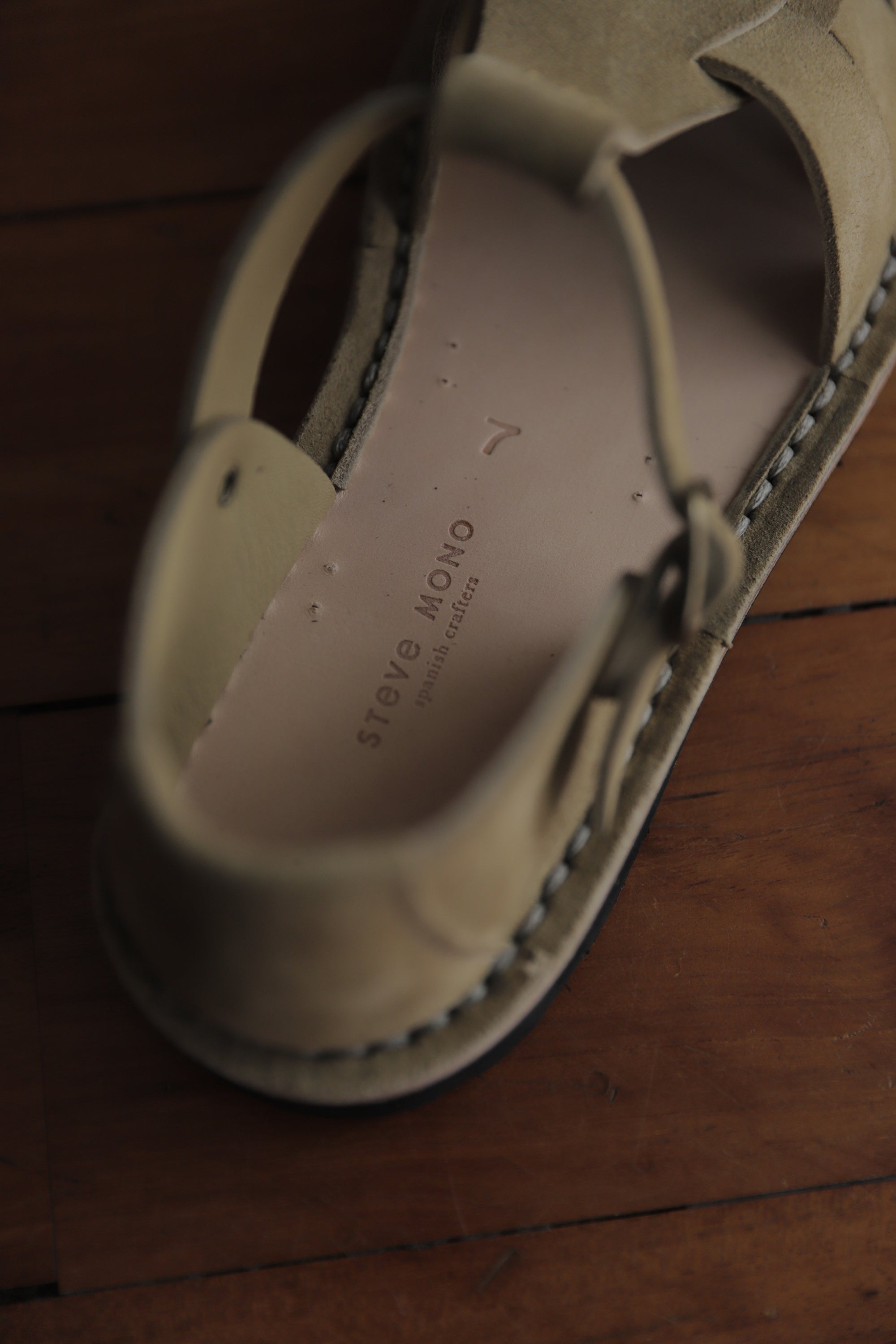STEVE MONO - Artisanal Sandals 10/01 SAND